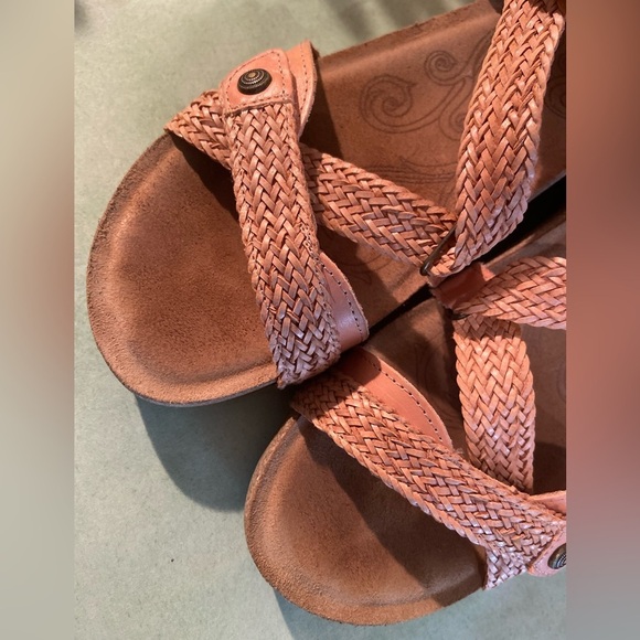 Taos~Trulie~Cantaloup~Soft Leather~Sandal~Hook & Loop Velcro Close~Size 9 - 9.5 - Picture 13 of 16